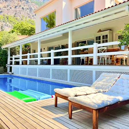 Vila Storm - Very Stylish W/pool & Garden In Gocek Hills Fethiye